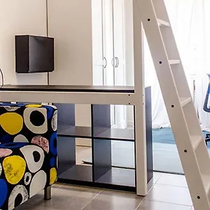 Kamchū Apartments: Piazza Bologna Affittacamere
